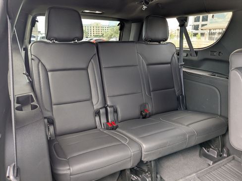 Used 2024 GMC Yukon XL Denali w/ Advanced Technology Package AWD/4WD image 29