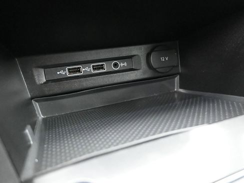 Used 2019 Volkswagen Tiguan SEL image 18