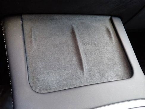 Used 2022 Tesla Model Y Long Range image 18