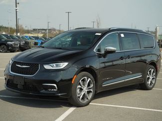 New 2026 Chrysler Pacifica Pinnacle video 2