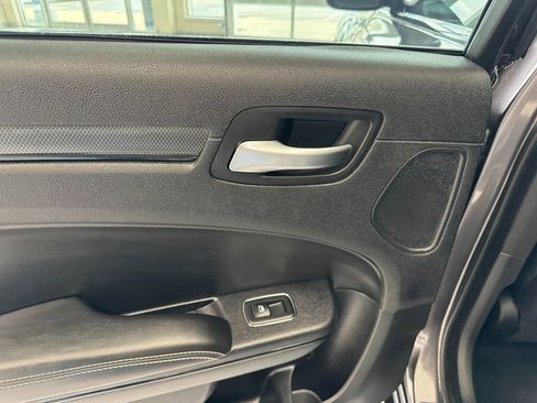 Used 2014 Chrysler 300 S w/ Luxury Group image 47