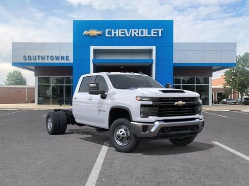 New 2026 Chevrolet Silverado 3500 W/T w/ WT Convenience Package AWD/4WD image 1