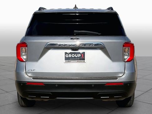 Used 2021 Ford Explorer XLT image 5