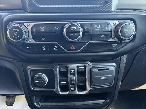 Used 2022 Jeep Wrangler Unlimited Sport AWD/4WD image 23