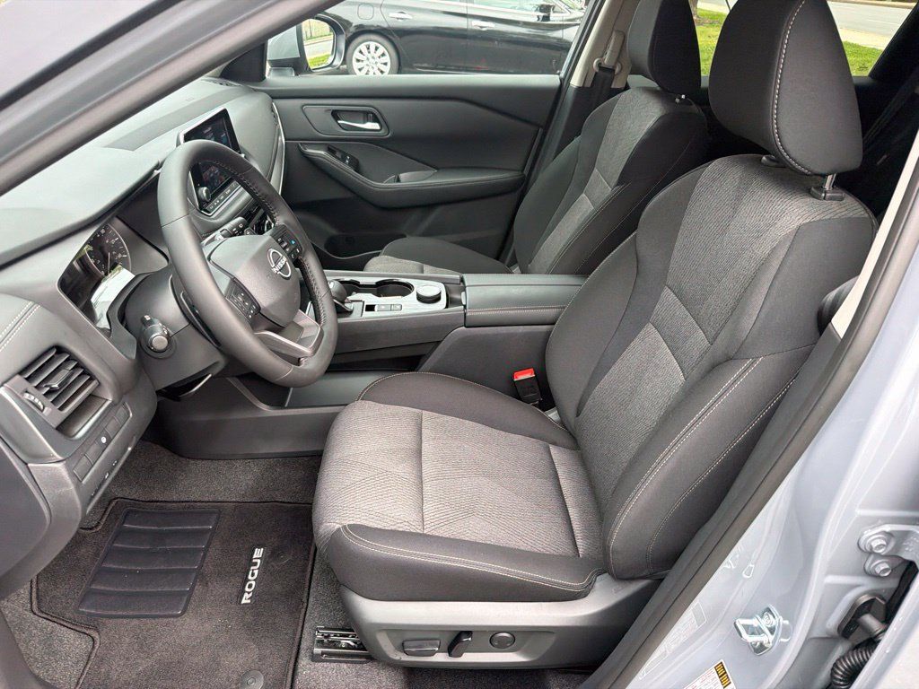 Used 2026 Nissan Rogue SV w/ Cold Weather Package AWD/4WD image 21