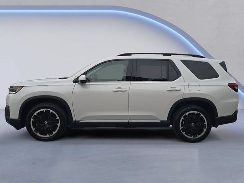 New 2026 Honda Pilot Touring image 2
