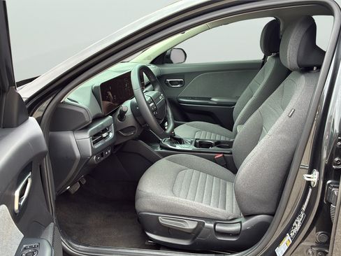 Certified 2025 Kia K4 EX FWD image 13