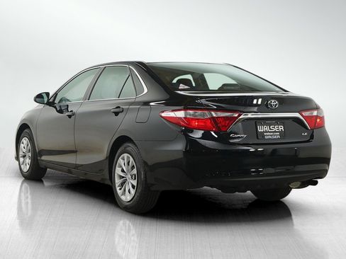 Used 2016 Toyota Camry LE image 3