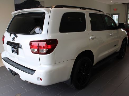 Used 2022 Toyota Sequoia TRD Sport AWD/4WD image 20