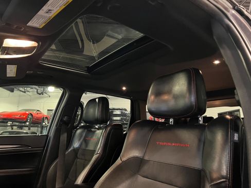 Used 2018 Jeep Grand Cherokee Trailhawk image 24