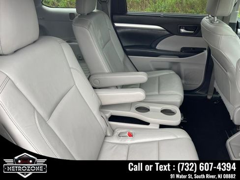Used 2014 Toyota Highlander XLE image 27