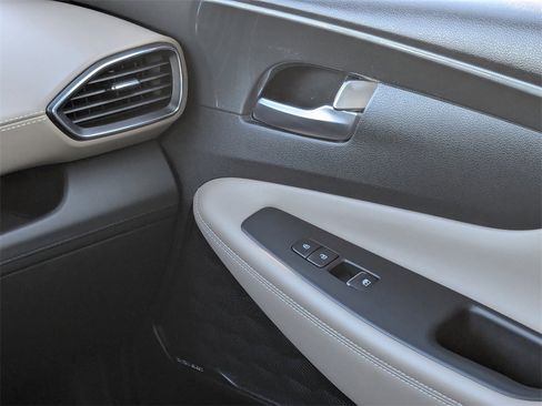 Used 2023 Hyundai Santa Fe Limited image 13