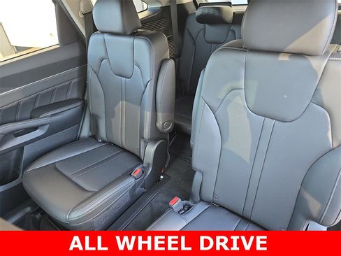 Used 2023 Kia Sorento SX image 16