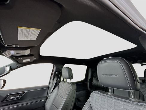 Used 2024 GMC Sierra EV Denali image 16