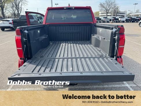 Used 2024 Toyota Tacoma TRD Sport AWD/4WD image 32