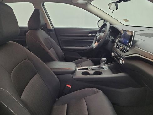 Used 2025 Nissan Altima 2.5 SV FWD image 21