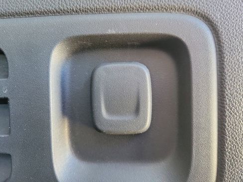 Used 2023 Chevrolet Traverse RS AWD/4WD image 9