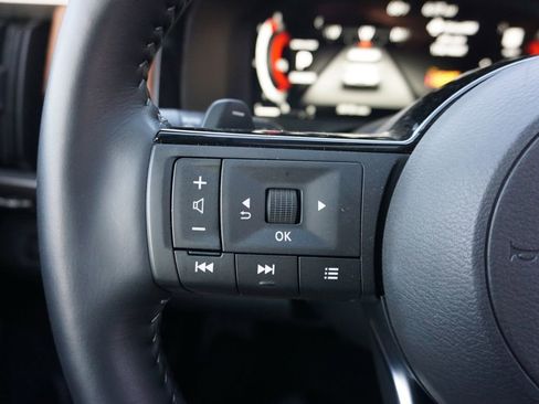 Used 2025 Nissan Pathfinder Platinum image 8