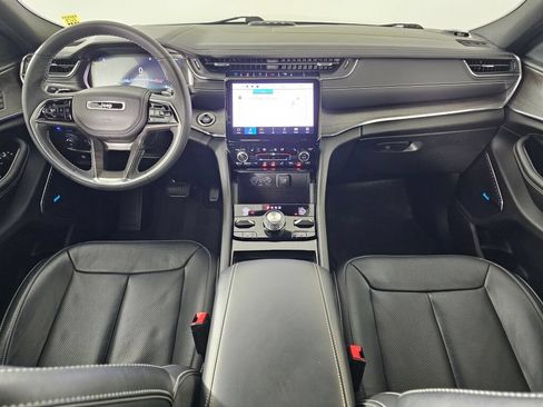 Used 2023 Jeep Grand Cherokee Overland AWD/4WD image 18