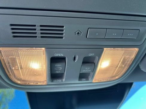 Used 2018 Honda CR-V Touring image 23