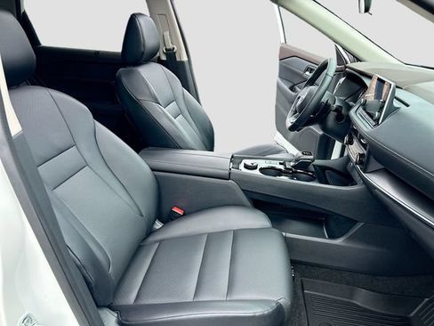 Certified 2023 Nissan Rogue SV w/ SV Premium B Package AWD/4WD image 23