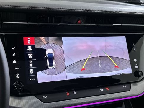 Used 2024 Jeep Wagoneer Launch Edition image 15