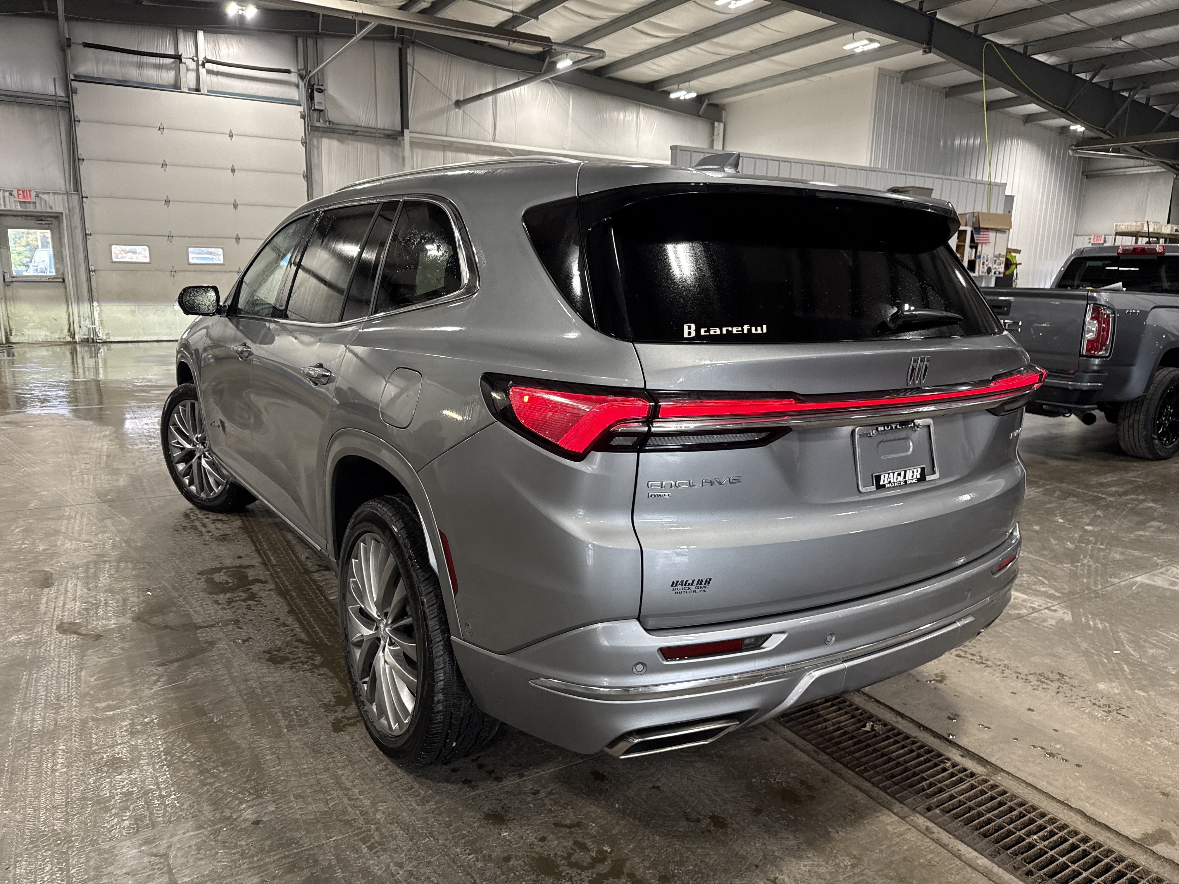 Used 2025 Buick Enclave Avenir w/ Super Cruise Package AWD/4WD image 4