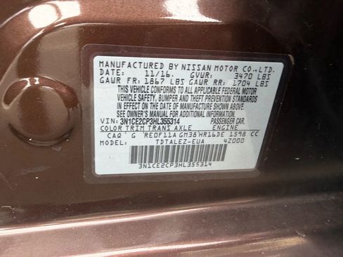 Used 2017 Nissan Versa Note SL Hatchback 4D image 32