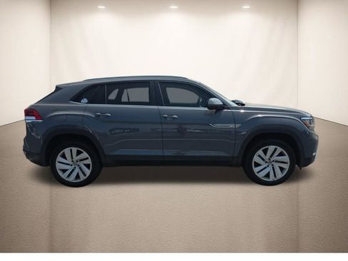 Used 2021 Volkswagen Atlas Cross Sport SE w/ Panoramic Sunroof Package image 3