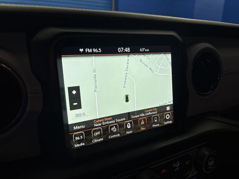 Used 2021 Jeep Wrangler Unlimited Sahara AWD/4WD image 19