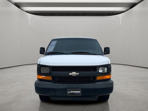 Used 2016 Chevrolet Express 2500 RWD image 10