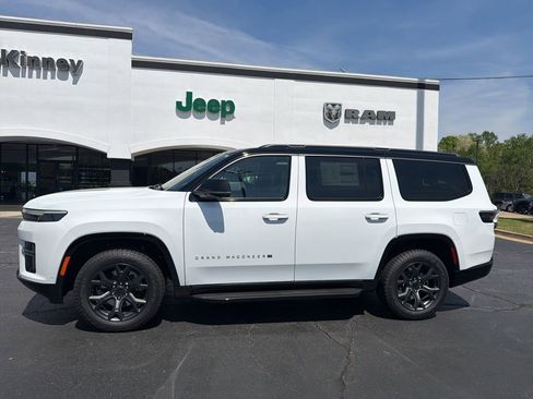 New 2026 Jeep Grand Wagoneer 4WD image 4