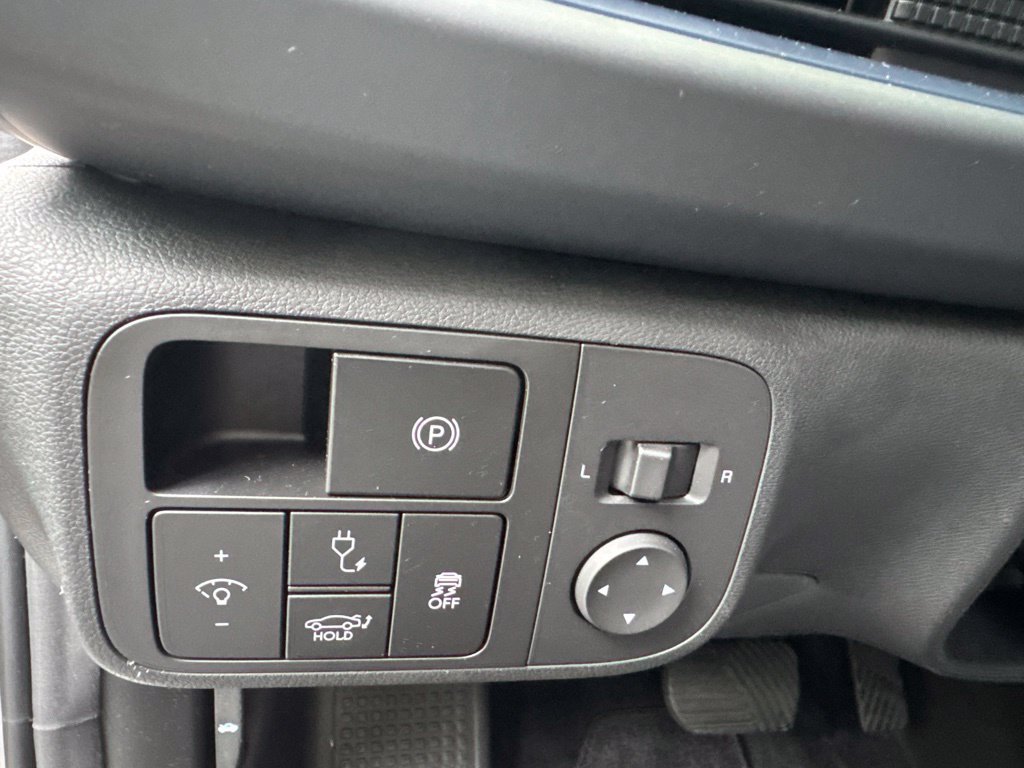 Used 2024 Hyundai Ioniq 6 Limited RWD image 9