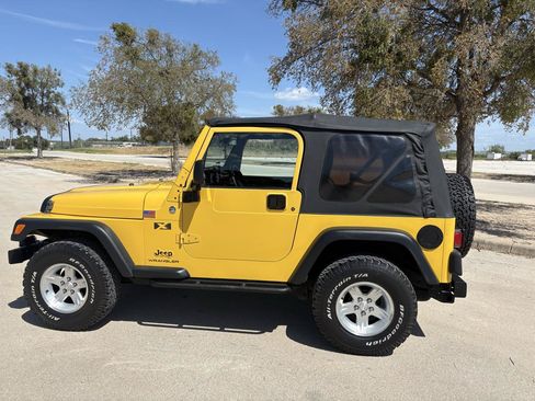 Used 2006 Jeep Wrangler X AWD/4WD image 4