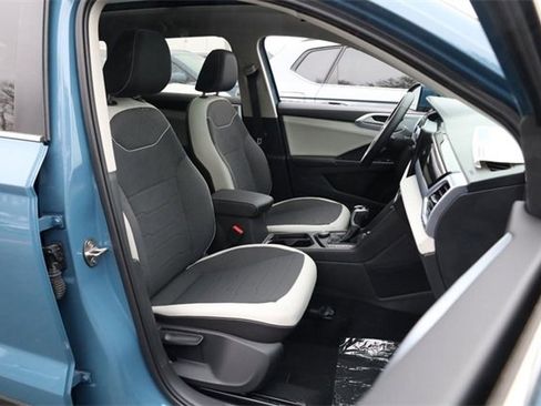 New 2025 Volkswagen Taos SE image 26