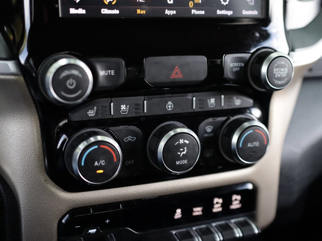 Used 2020 RAM 1500 Laramie AWD/4WD image 19