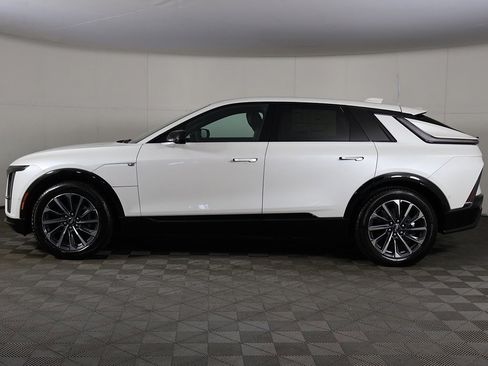 Used 2025 Cadillac Lyriq Sport w/ LPO, Floor Liner Package image 17