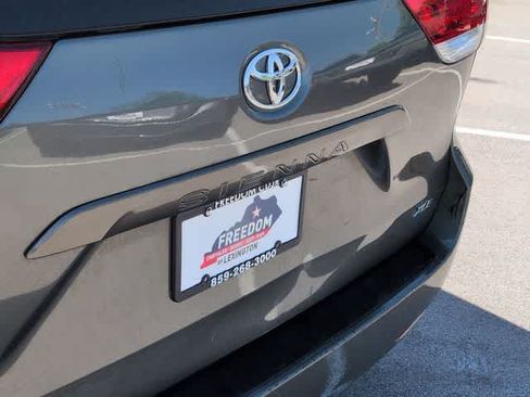 Used 2014 Toyota Sienna XLE FWD image 13