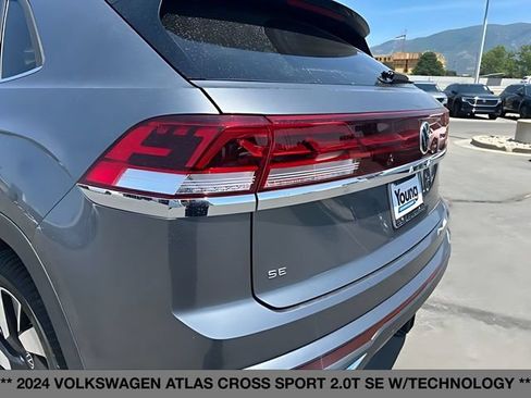 Used 2024 Volkswagen Atlas Cross Sport SE AWD/4WD image 16