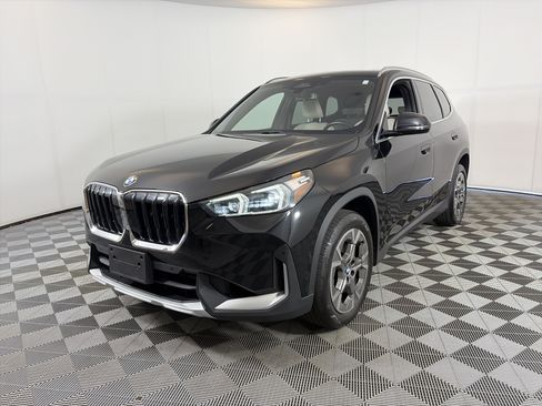 Used 2023 BMW X1 xDrive28i AWD/4WD image 2