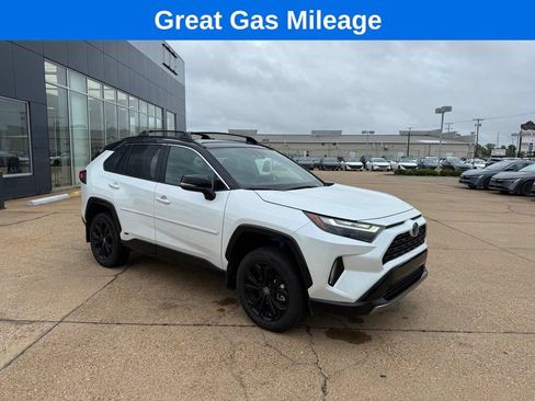 Used 2025 Toyota RAV4 XSE AWD/4WD image 7