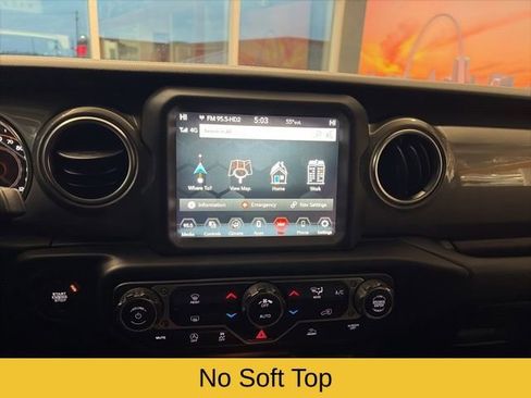 Used 2023 Jeep Gladiator Overland image 28