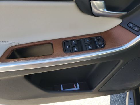 Used 2016 Volvo XC60 T5 Platinum FWD image 21