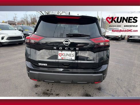 Used 2024 Nissan Rogue S image 5