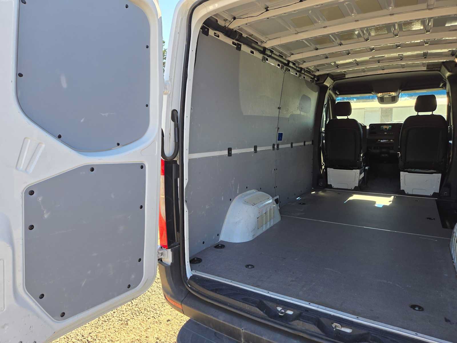 Used 2020 Mercedes-Benz Sprinter 2500 image 18