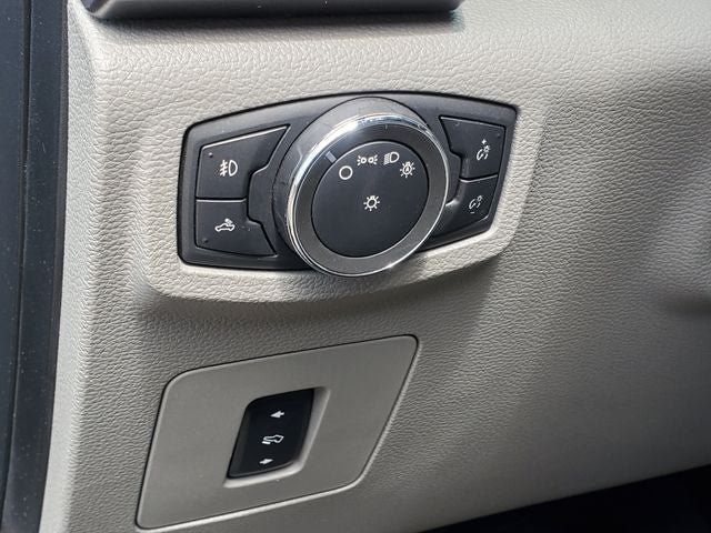 Used 2015 Ford F150 XLT w/ Equipment Group 302A Luxury AWD/4WD image 9