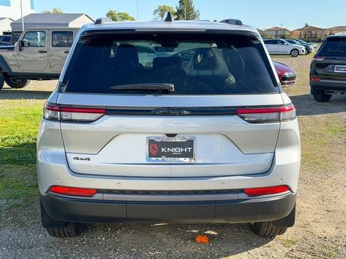 New 2026 Jeep Grand Cherokee 4WD image 7