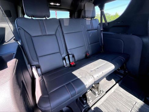 Used 2026 Chevrolet Suburban RST w/ RST Capability Package AWD/4WD image 24
