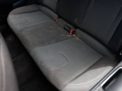 Used 2021 Hyundai Elantra SE FWD image 14