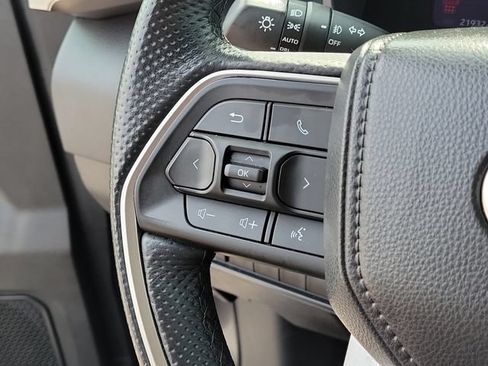 Used 2025 Toyota Sequoia SR5 AWD/4WD image 29